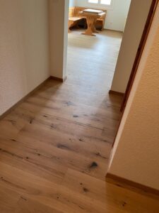 Passgenaue Arbeit von Ihrem professionellen Bodenleger - Grischa Boden