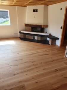 Wunderschöner Holzboden von Ihrem Bodenleger in Graubünden und der Ostschweiz - Grischa Boden