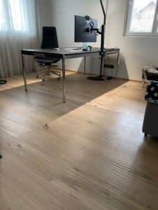 Ein Holzboden ist die passende Wahl für jede Büroeinrichtung - Grischa Boden